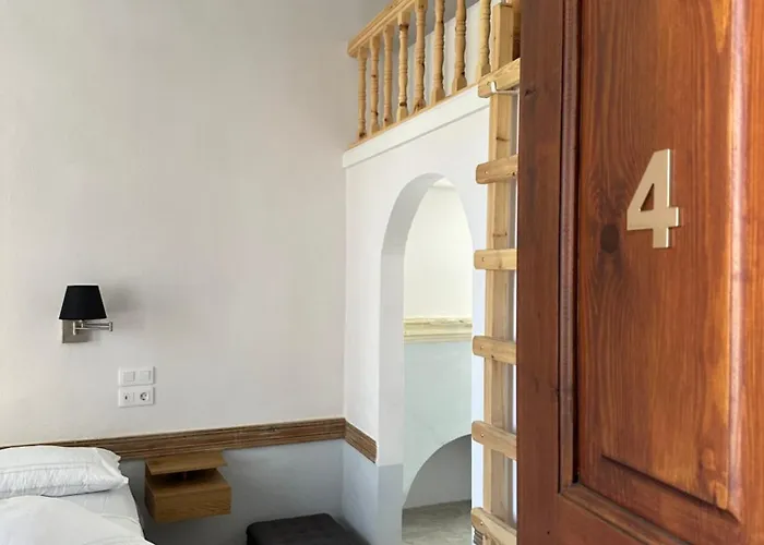 Konukevi Castellorizon 4*