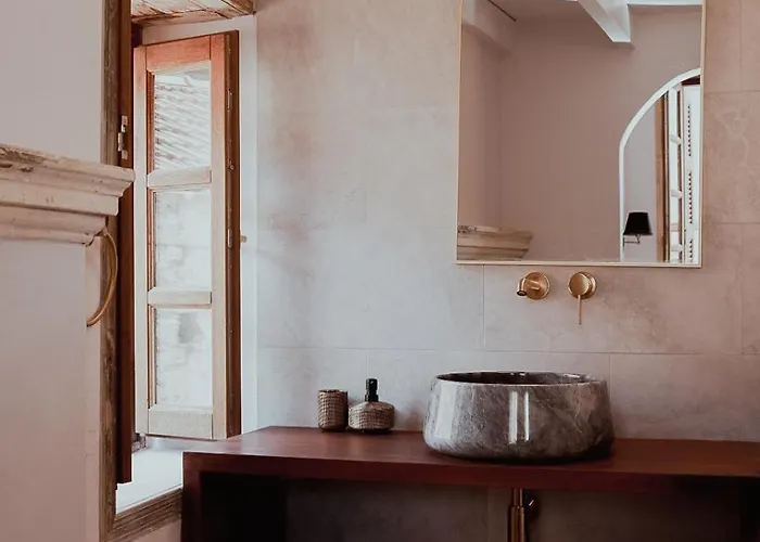 Konukevi Castellorizon 4*