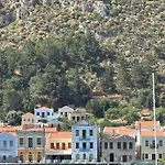 بيت ضيافة Castellorizon 4*