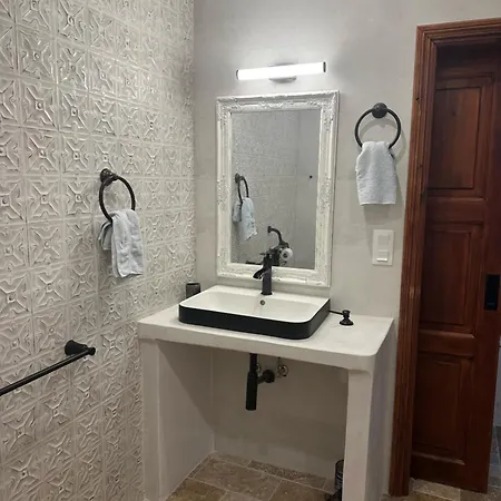 בית הארחה Castellorizon Meyísti