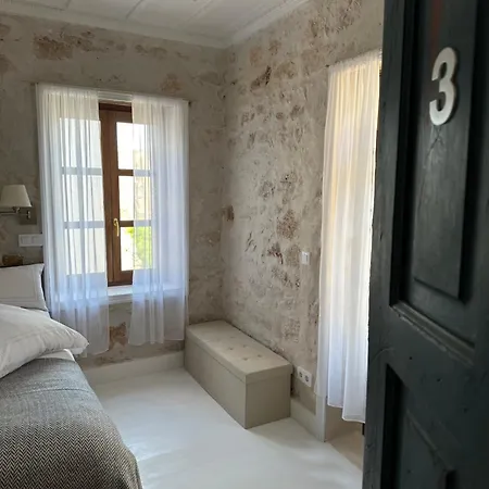 Castellorizon בית הארחה 4*