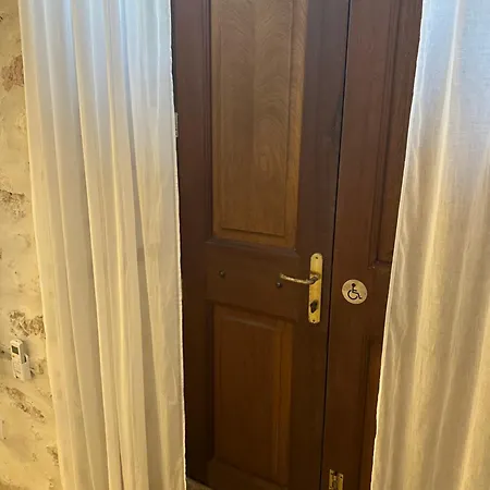 בית הארחה Castellorizon Meyísti