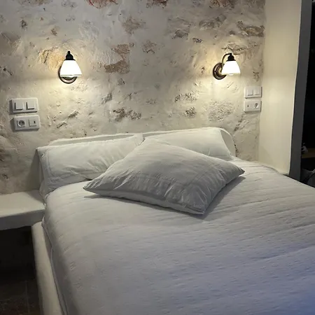 Castellorizon בית הארחה Meyísti