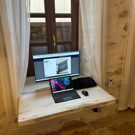 Castellorizon בית הארחה Meyísti