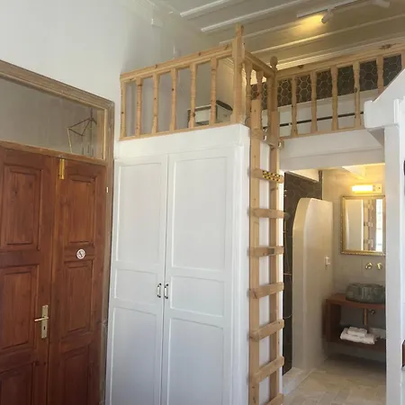 בית הארחה Castellorizon 4*